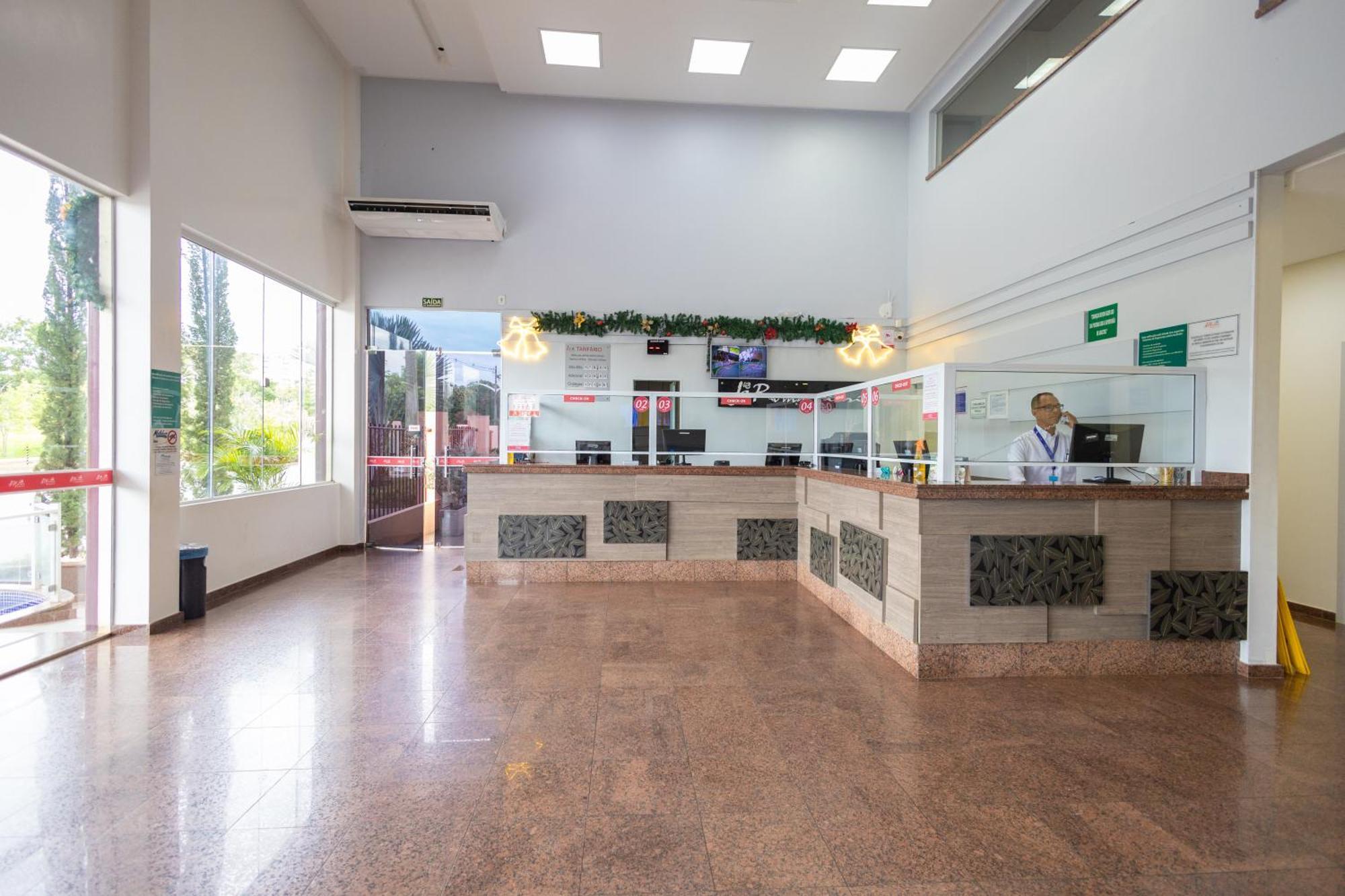 Diroma Fiori Hotel - Bvtur Калдас Новас Екстериор снимка