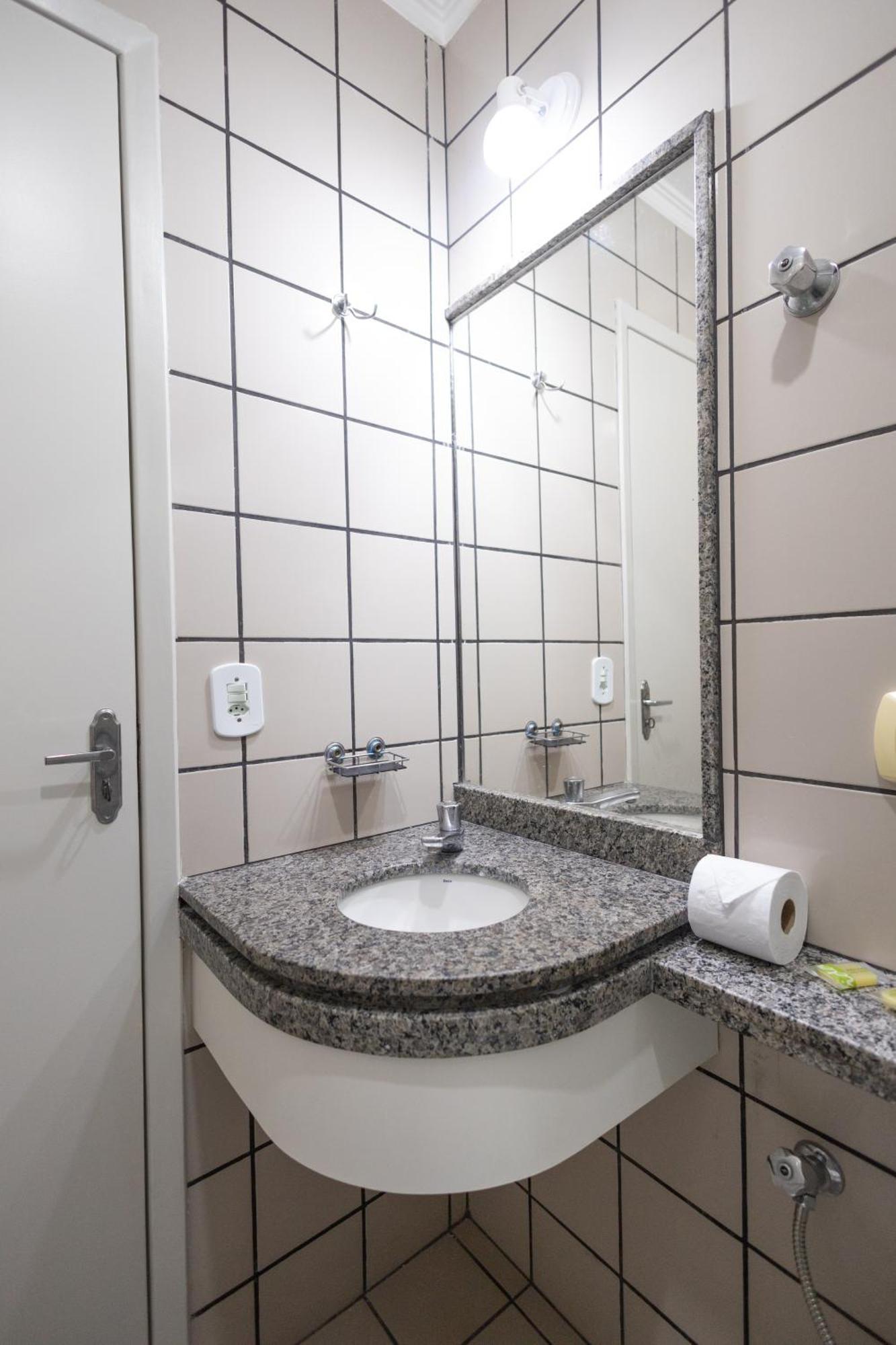 Diroma Fiori Hotel - Bvtur Калдас Новас Екстериор снимка